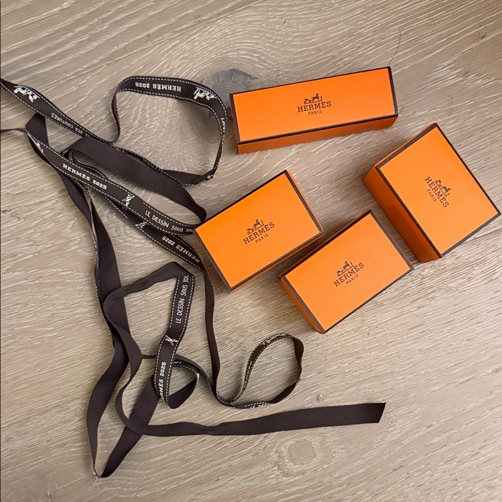 Hermès Orange Small Gift Boxes with Ribbon